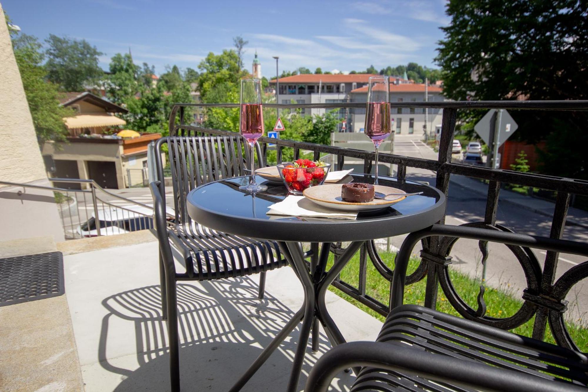 Liebelei Miesbach - Boutique-Apartment Mit Terrasse Im Zentrum 외부 사진